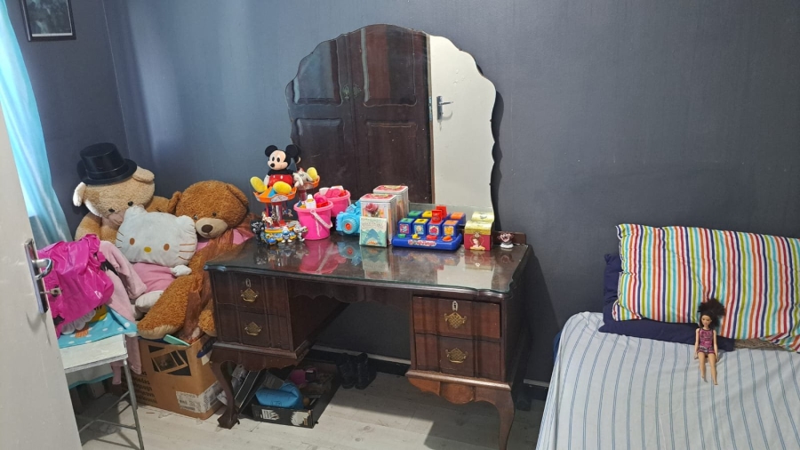 2 Bedroom Property for Sale in Grassy Park Western Cape